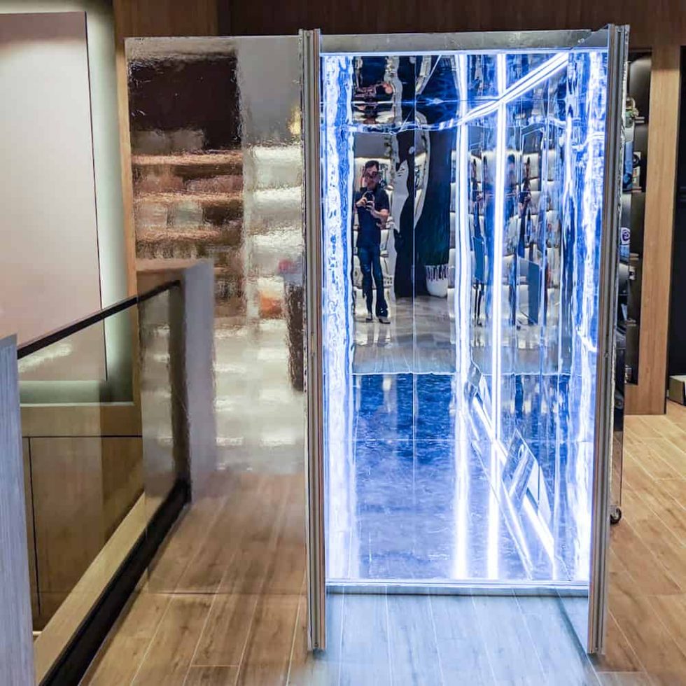 Infinity Mirror Photobooth Instantly.sg. Branded Photo Booth Singapore.